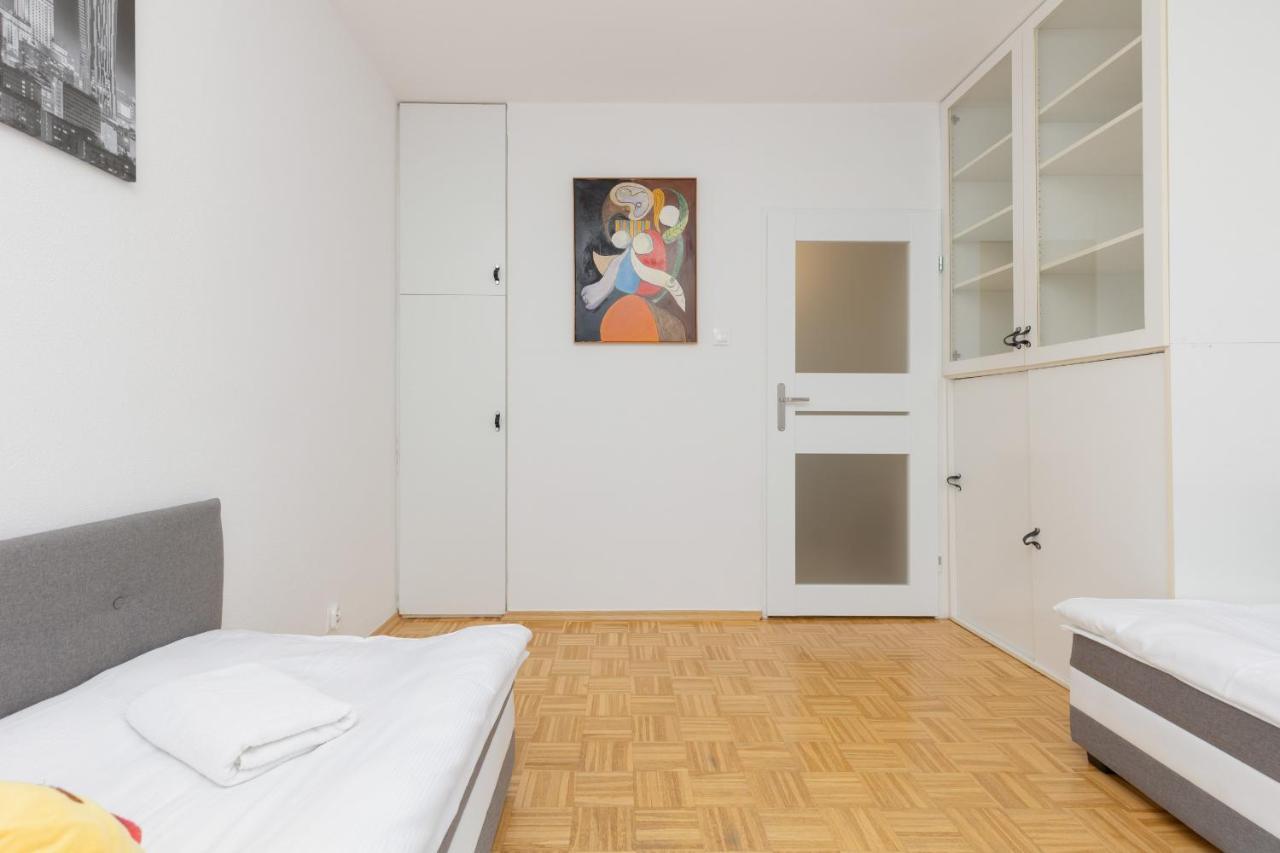 Family Apartment Bogatynska Bemowo By Noclegi Renters Varsovia Exterior foto